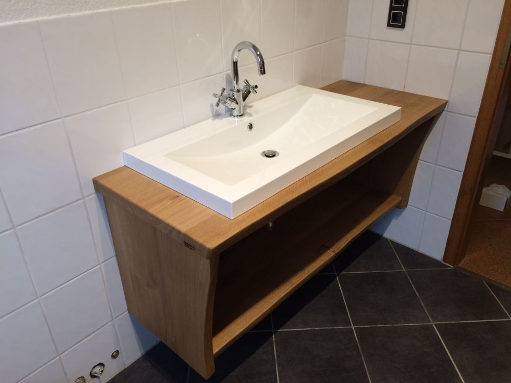 Waschtischunterbau aus Wildeiche | woodworker